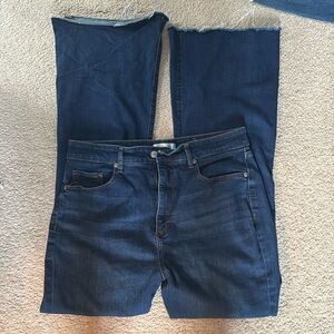Size 12 LOFT dark rinse flare Jean like new condition